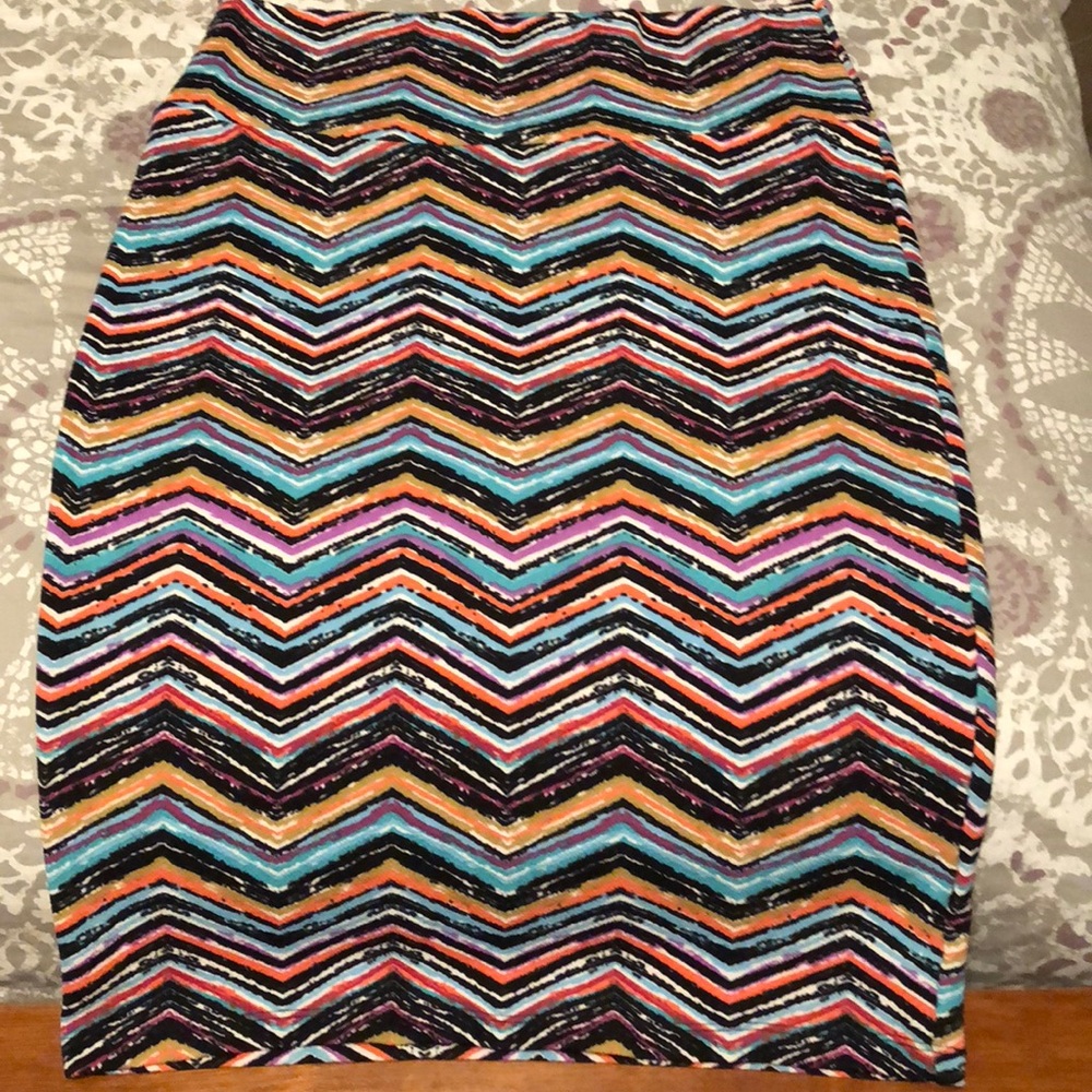 LulaRoe medium Cassie skirt
